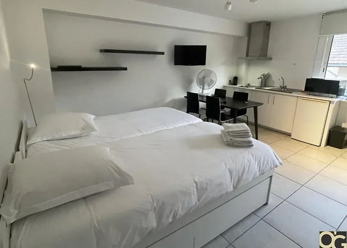 Petit Apartment *